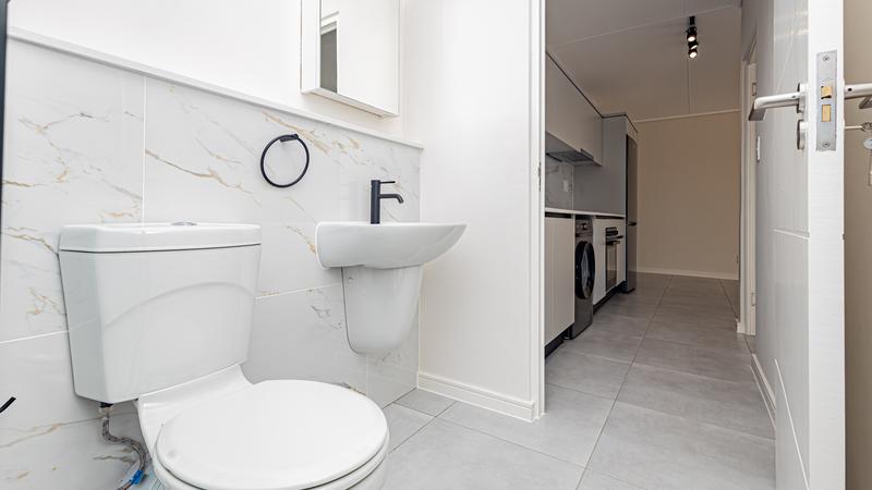 1 Bedroom Property for Sale in Sandown Western Cape